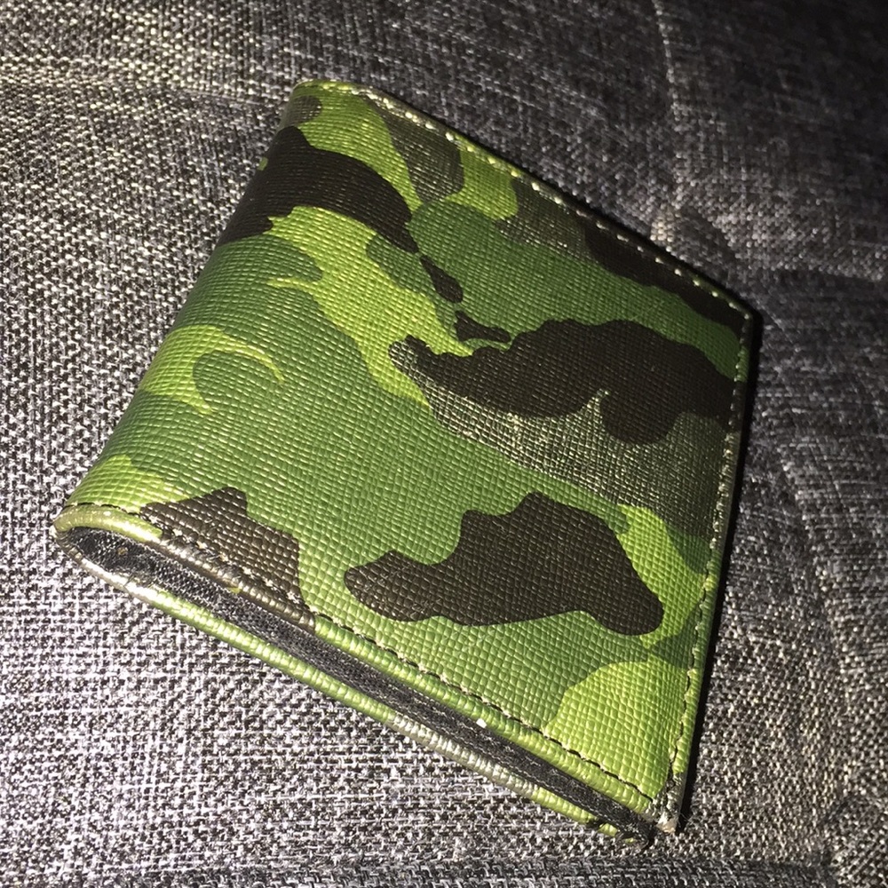 Small camou wallet